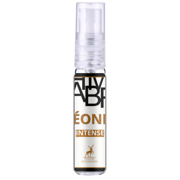 Frasco de perfume Viacheslav con líquido ámbar para una fragancia duradera y duradera.