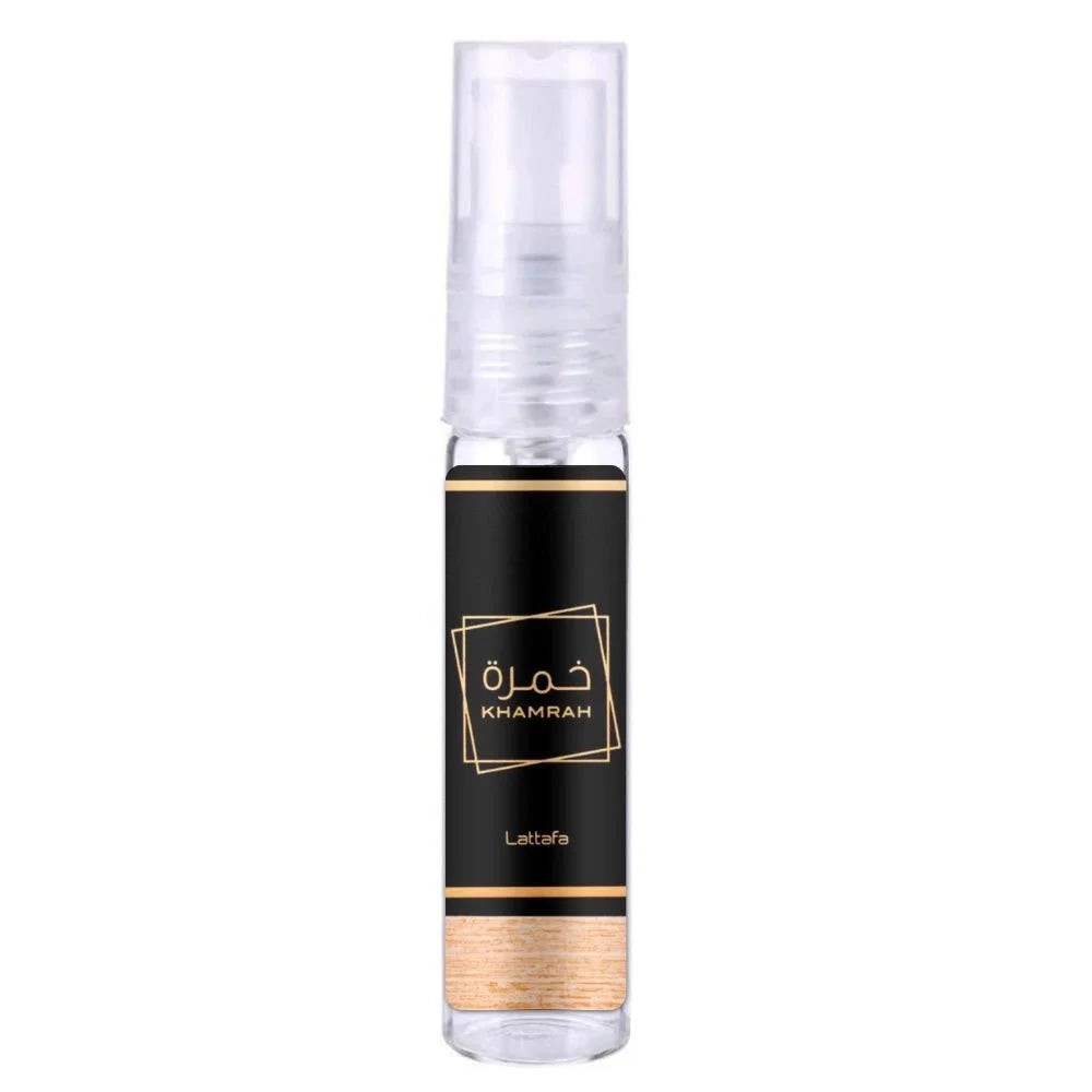 Zwarte en gouden parfum spray flesje Lattafa Khamrah met gourmand noten en betoverende mix