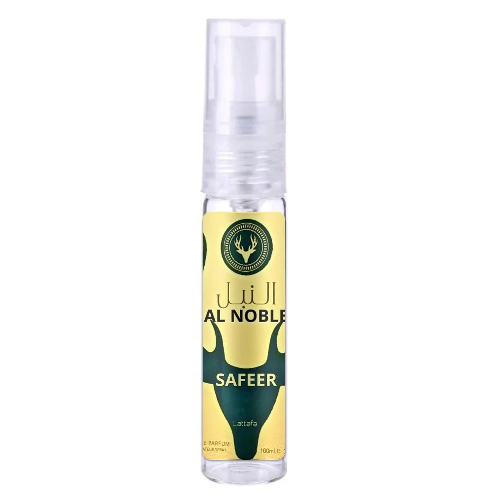 Groene Lattafa Parfum Noble Safeer fles met gouden hertenkop