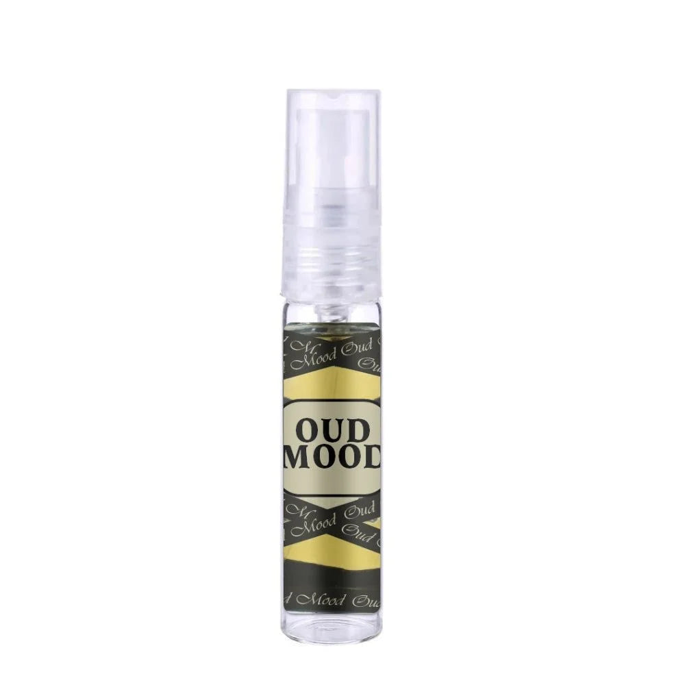 Heldere glazen sprayfles van Lattafa Parfum Oud Oud Mood Classic Flesje met Gouden Dop